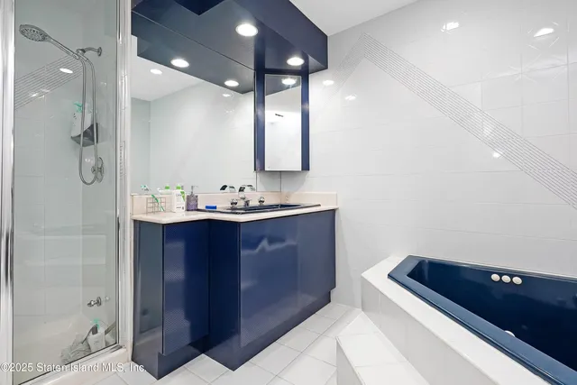 $1,999,999 | Undisclosed Address | Tottenville