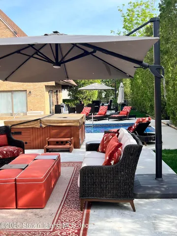 $1,999,999 | Undisclosed Address | Tottenville