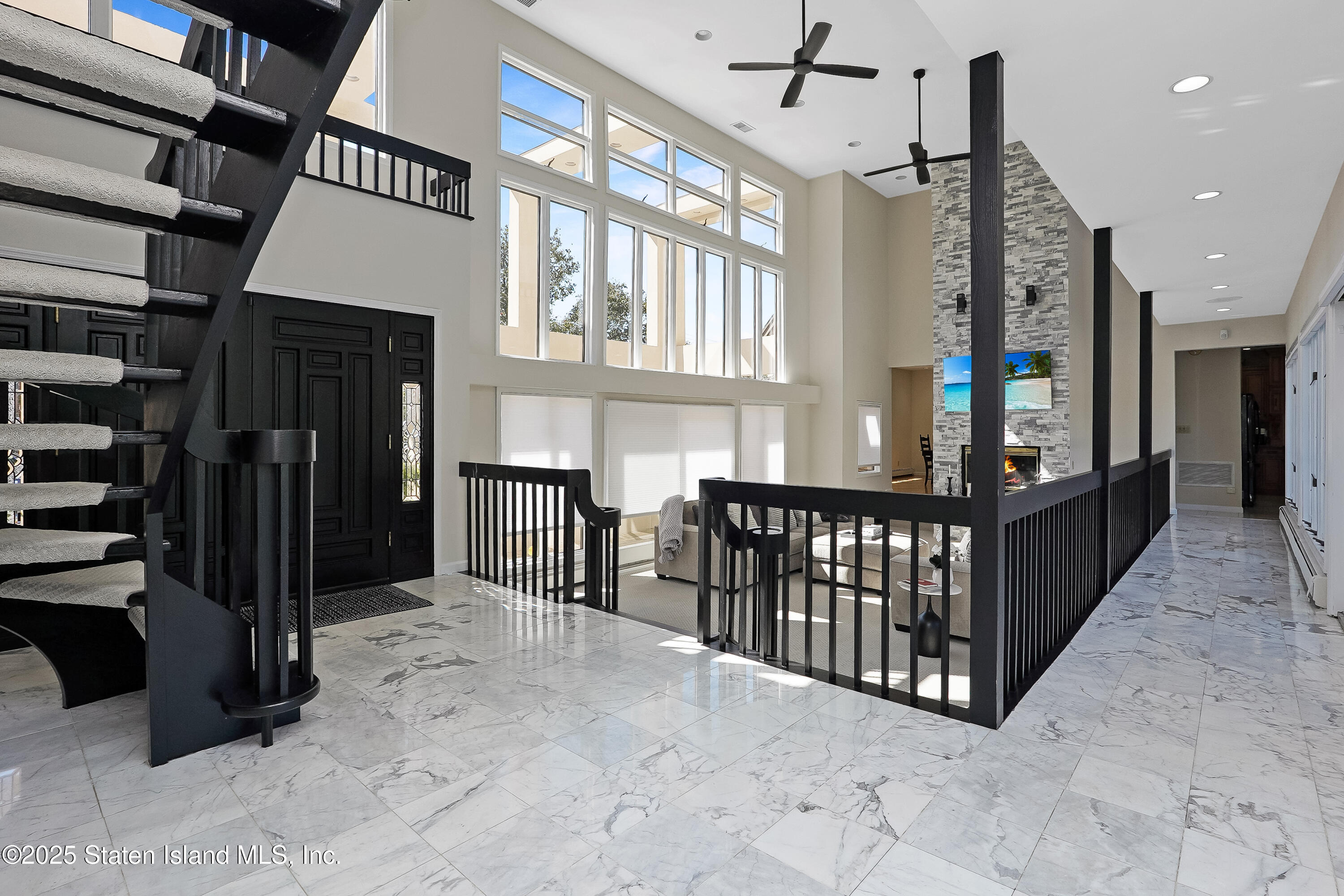 Undisclosed Address Staten Island, NY 10307 - Photo 6 of 72 (6) ENTRY FOYER