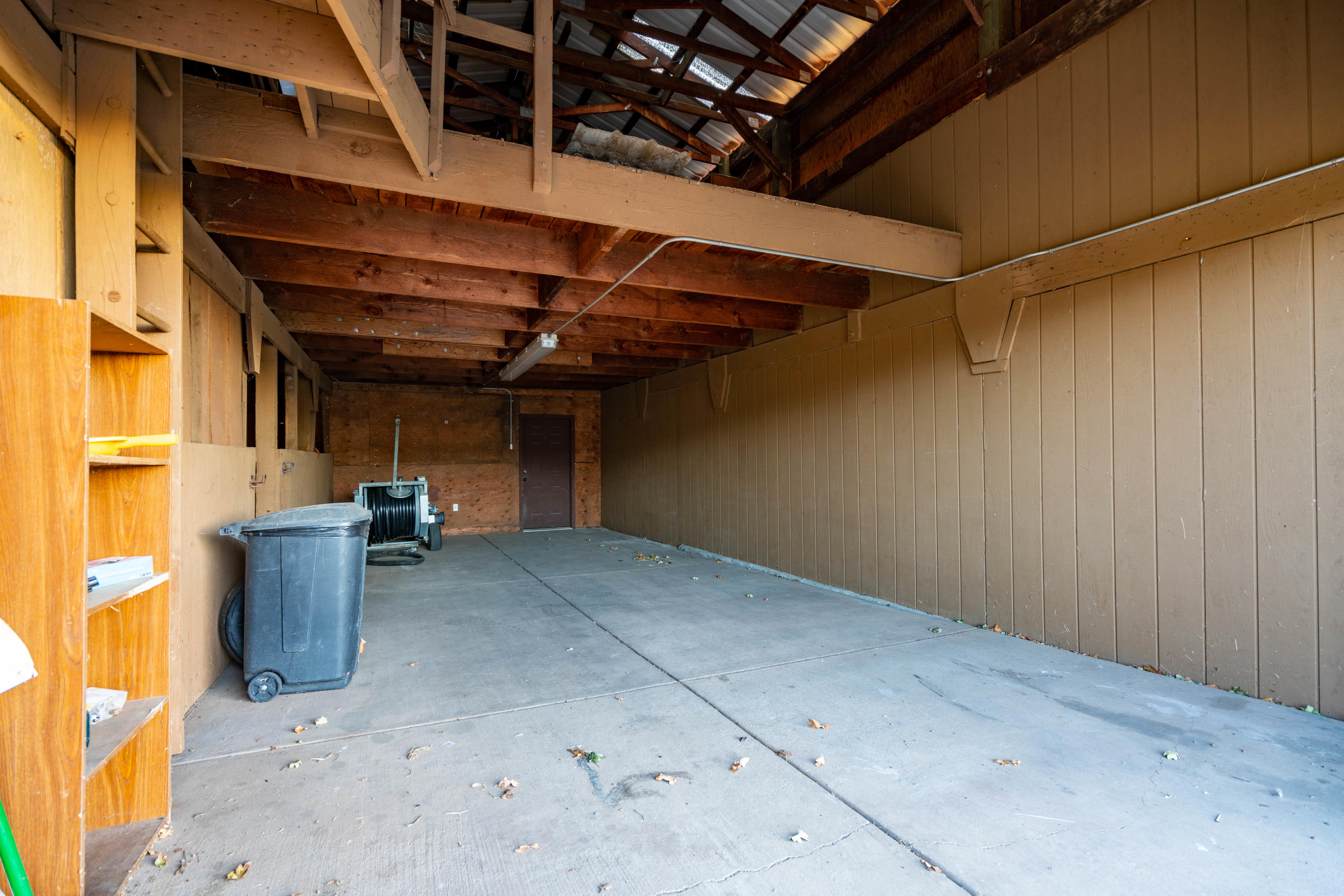 6405 Pioneer Road Medford, OR 97501 - Photo 14 of 31 08c