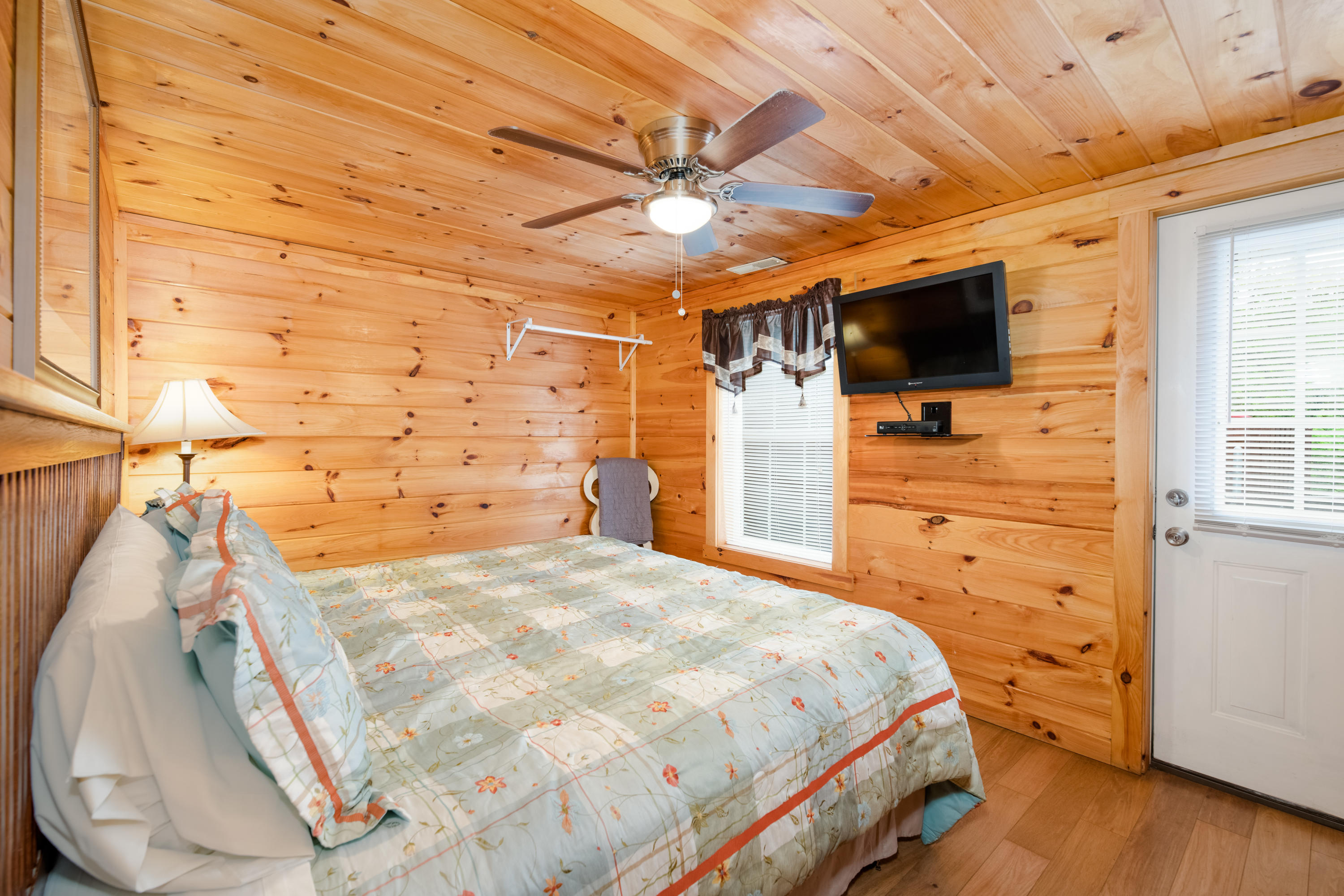 2116 Ridgecrest Loop Lane Sevierville, TN 37876 - Photo 19 of 40 _DSC8009-Edit