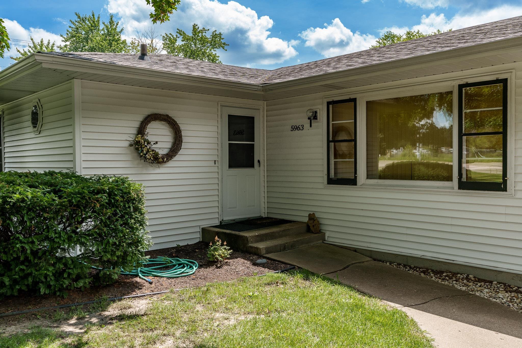 5963 Guilford Road Rockford, IL 61107 - Photo 3 of 60 Gallery Image 3