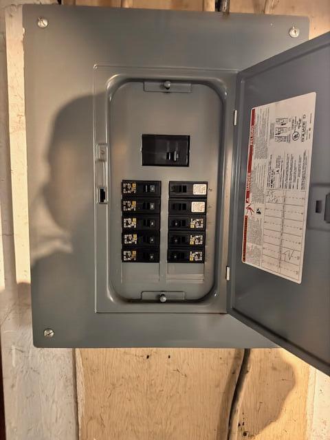 3905 Madison Street Gary, IN 46408 - Photo 15 of 16 480x640