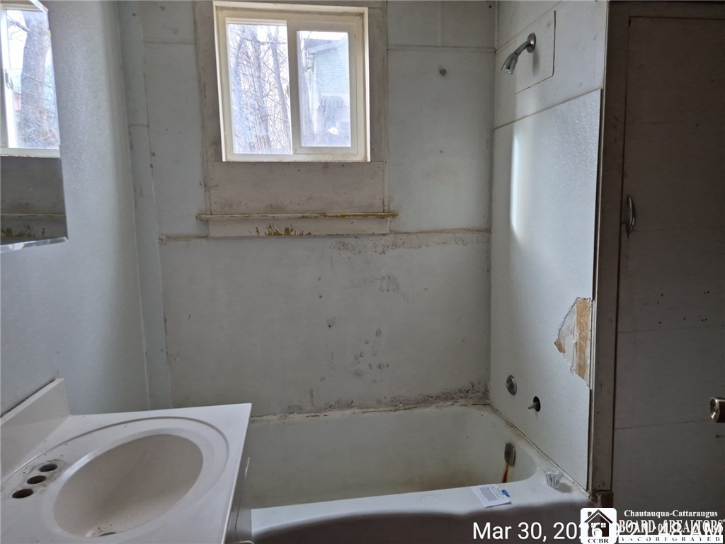 10 Terrace Place Jamestown, NY 14701 - Photo 11 of 26 Full bath downstairs apartment