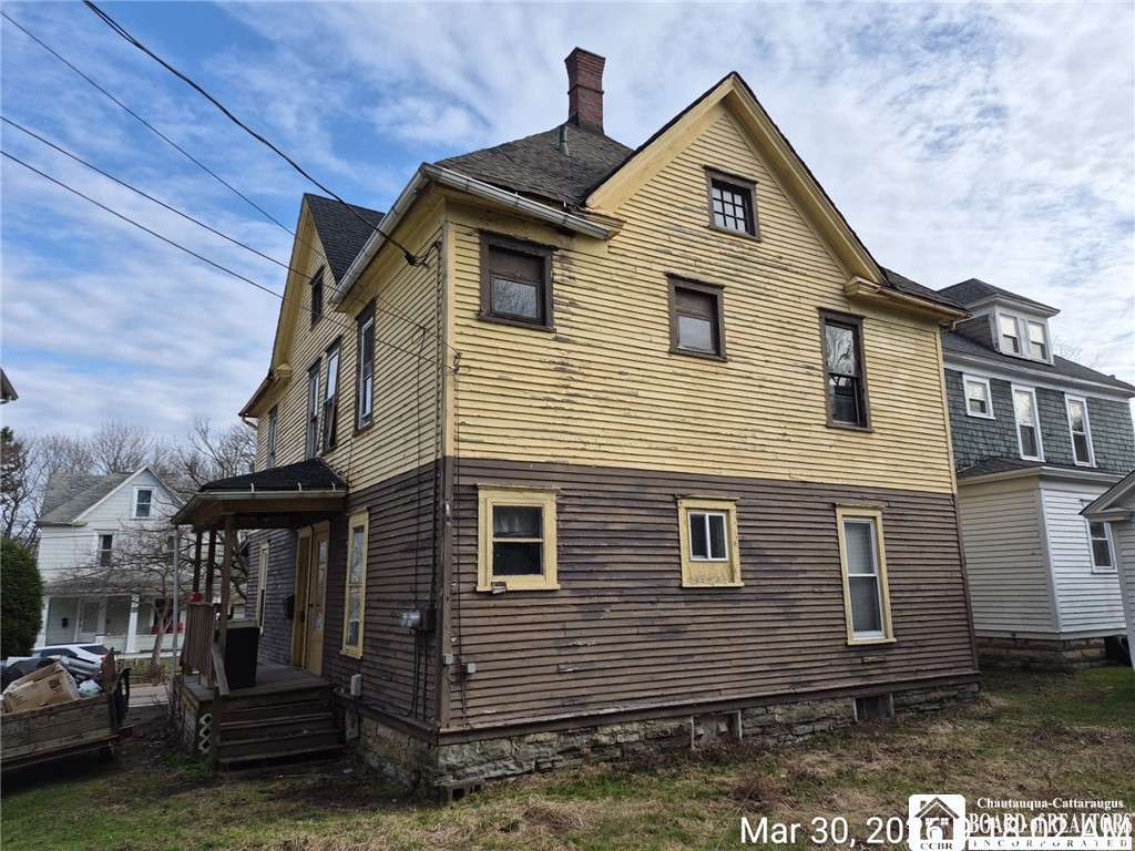 10 Terrace Place Jamestown, NY 14701 - Photo 2 of 26 Common Side entry
