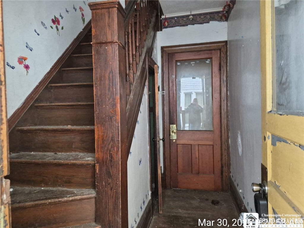 10 Terrace Place Jamestown, NY 14701 - Photo 4 of 26 Common Entry Hall