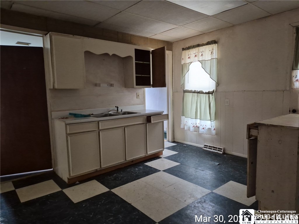 10 Terrace Place Jamestown, NY 14701 - Photo 5 of 26 First Floor Apartment Kitchen