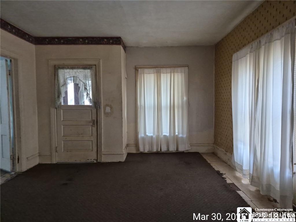 10 Terrace Place Jamestown, NY 14701 - Photo 6 of 26 Front entry with foyer