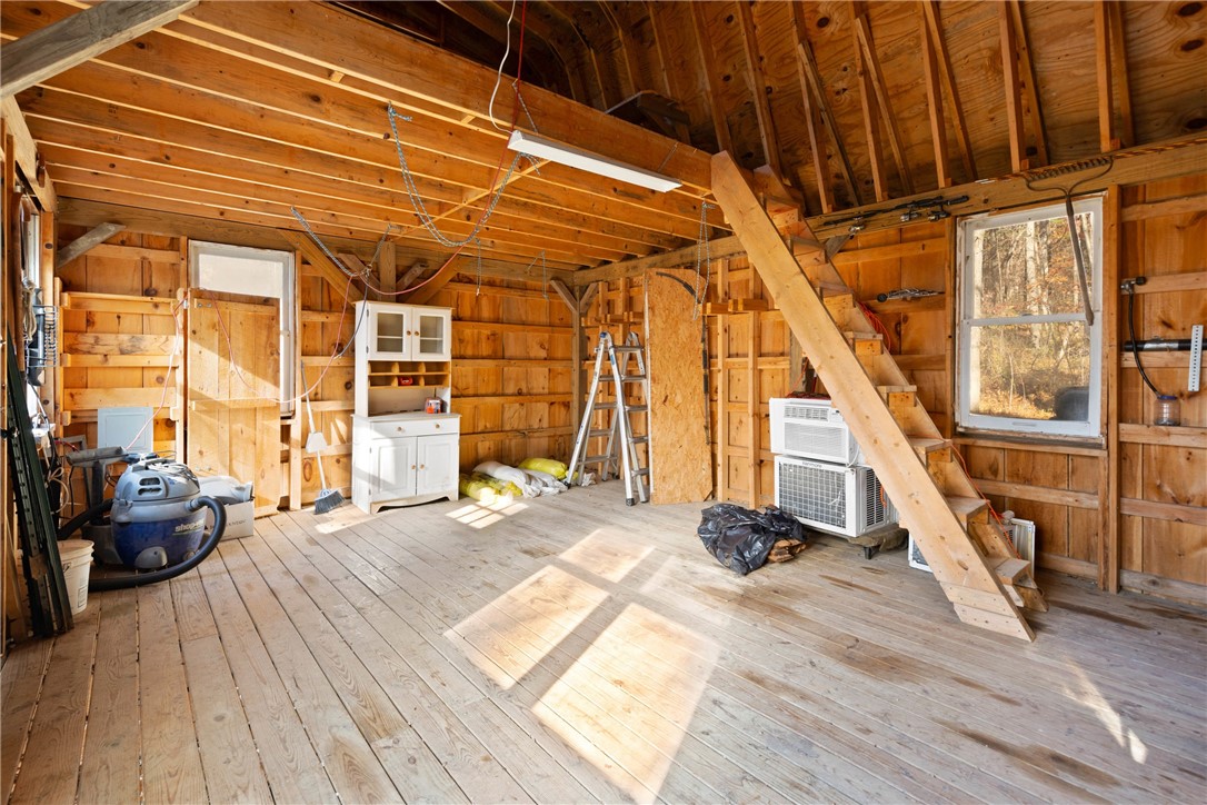 7654 West Hall Road Bristol, NY 14424 - Photo 28 of 39 INSIDE OF BARN