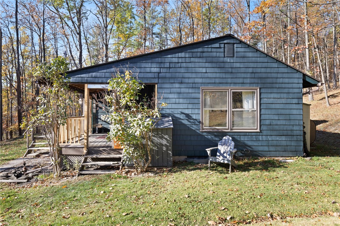 7654 West Hall Road Bristol, NY 14424 - Photo 3 of 39 RIGHT SIDE OF HOME