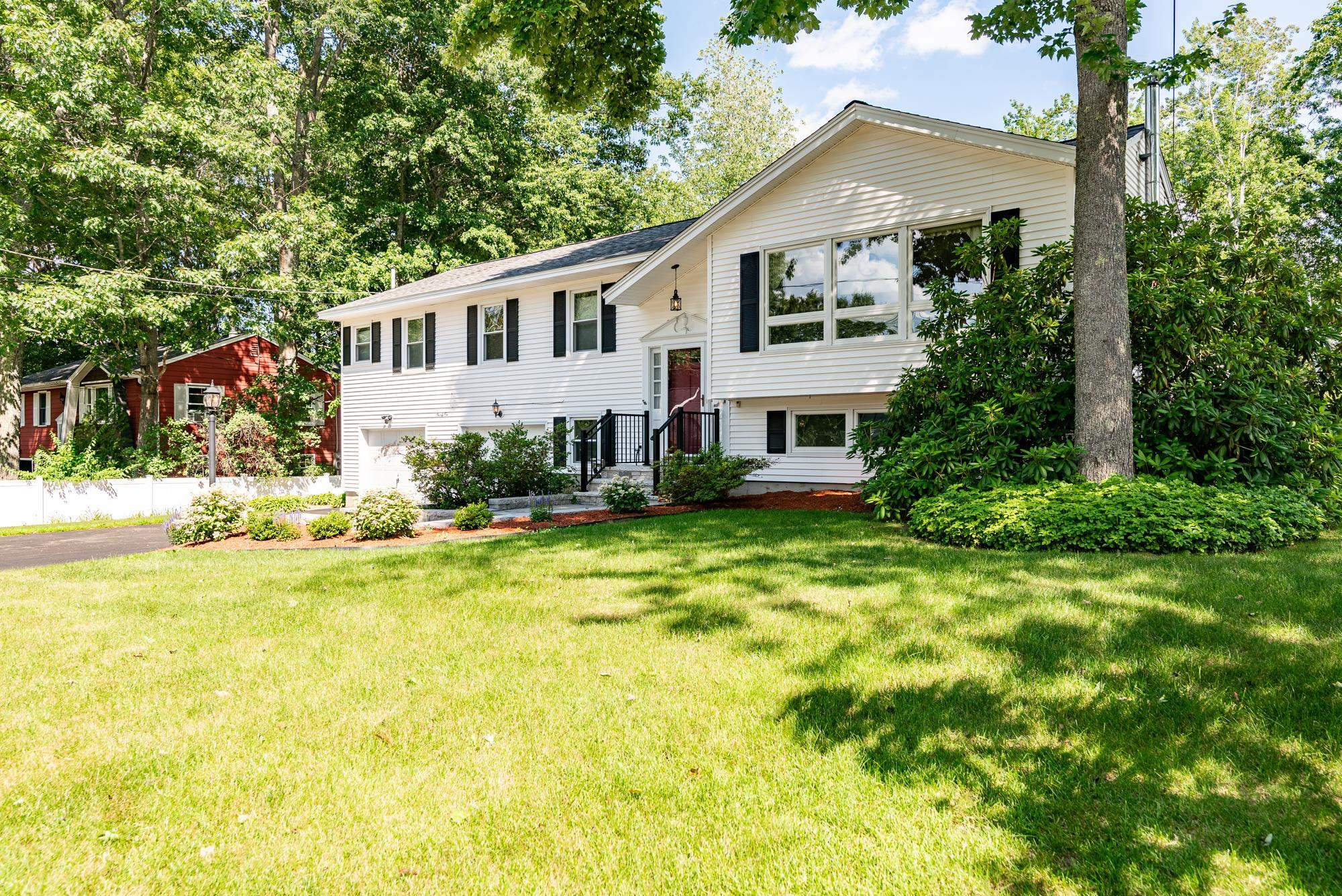 24 Anita Street Rochester, NH 03867 - Photo 2 of 32