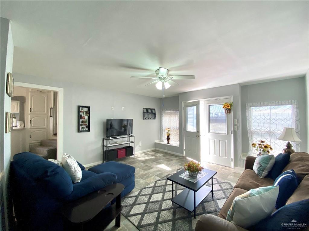 261 Ash Street Mission, TX 78572 - Photo 3 of 22