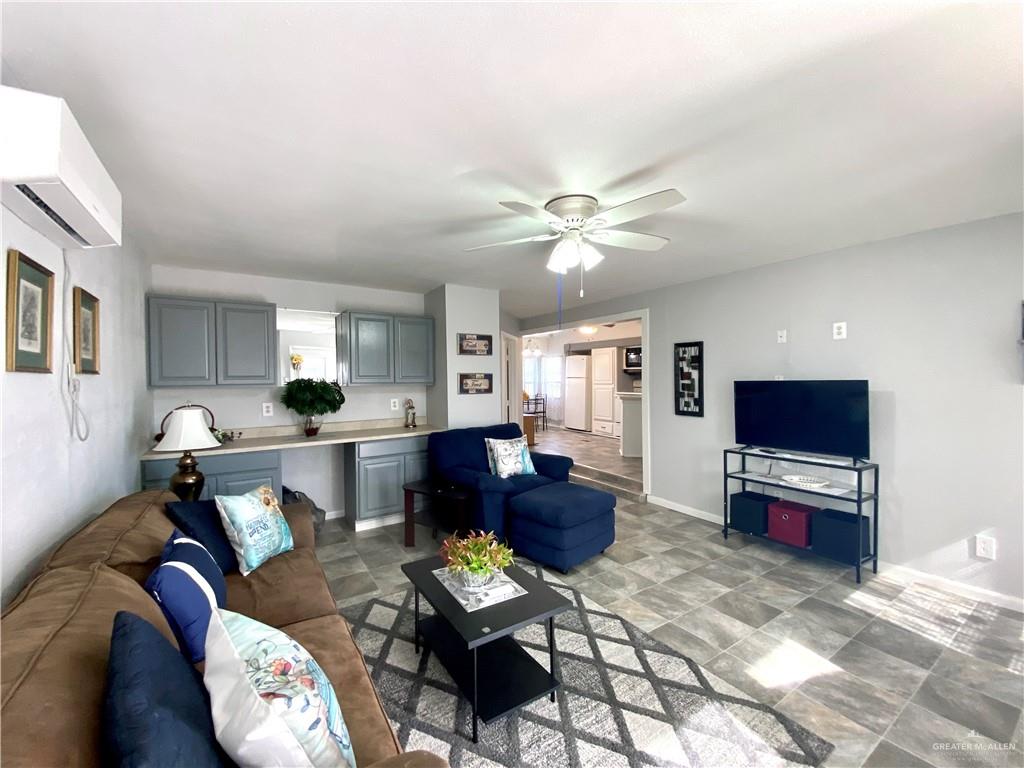 261 Ash Street Mission, TX 78572 - Photo 4 of 22