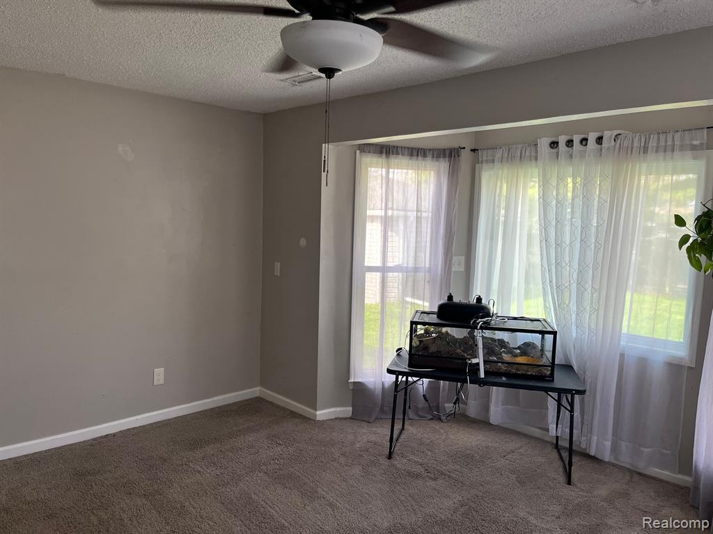9440 Holland Road Taylor, MI 48180 - Photo 12 of 17