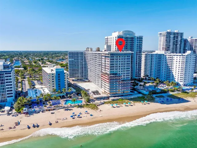 a picture of street with building in the background