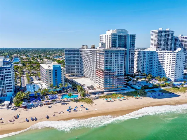 a building view with outdoor space