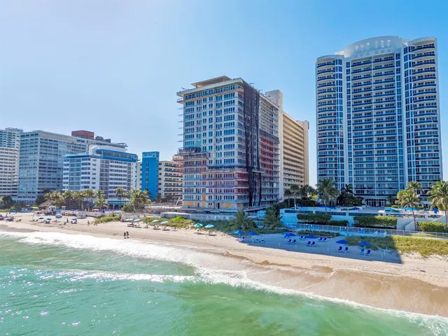 a building view with outdoor space