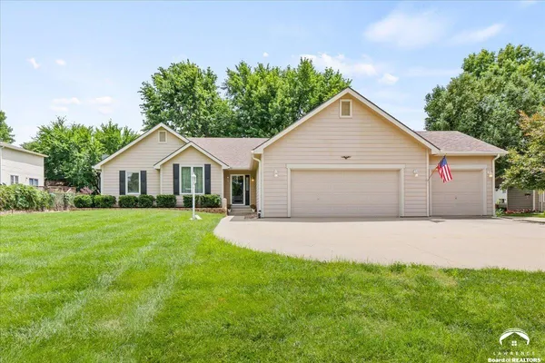 $389,000 | 1905 River Ridge Road, Lawrence, KS 66044
