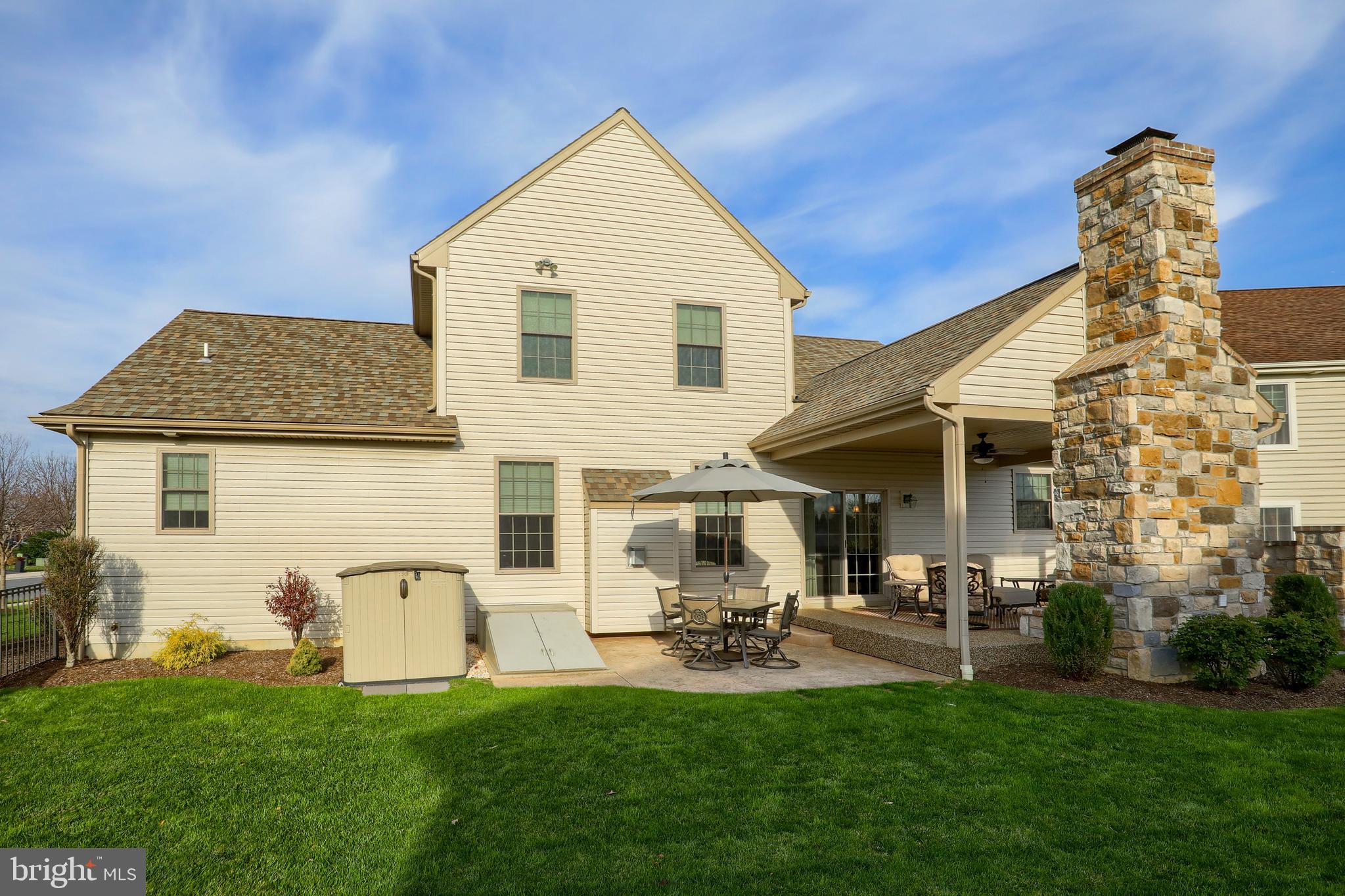 601 Belgian Way Lititz, PA 17543 - Photo 2 of 32