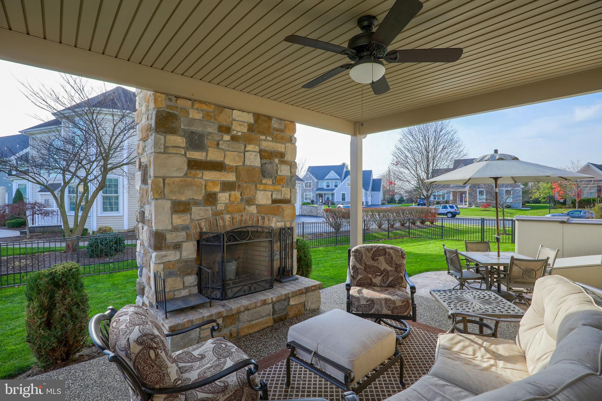 601 Belgian Way Lititz, PA 17543 - Photo 3 of 32
