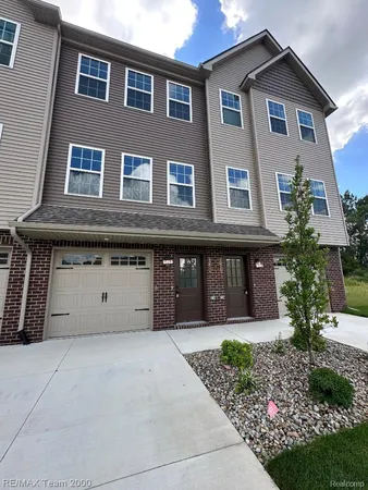 $2,300 | 1654 Pinecroft Lane, Howell, MI 48855
