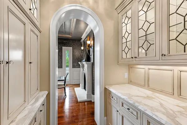 $3,995,000 | 1560 Hunter Drive, Wayzata, MN 55391