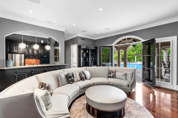 $3,995,000 | 1560 Hunter Drive, Wayzata, MN 55391
