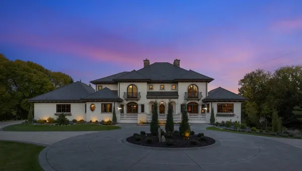 $3,995,000 | 1560 Hunter Drive, Wayzata, MN 55391