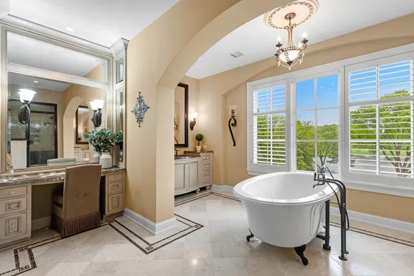 $3,995,000 | 1560 Hunter Drive, Wayzata, MN 55391