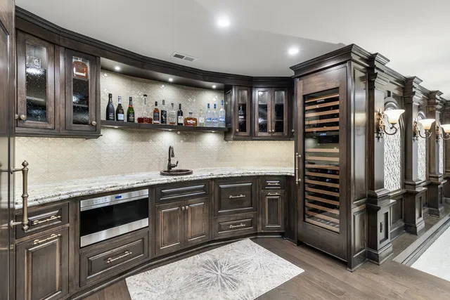 $3,995,000 | 1560 Hunter Drive, Wayzata, MN 55391