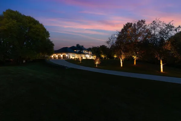 $3,995,000 | 1560 Hunter Drive, Wayzata, MN 55391