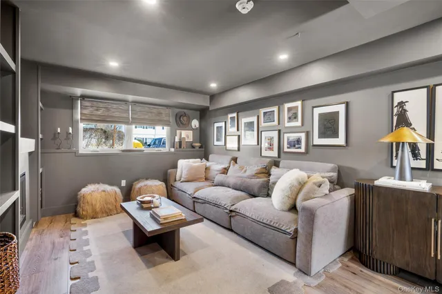 $1,015,000 | 87 Inverness Road, New Rochelle, NY 10804