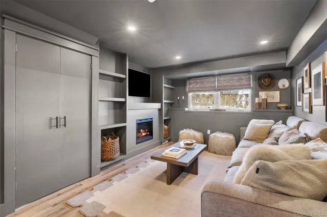 $1,015,000 | 87 Inverness Road, New Rochelle, NY 10804