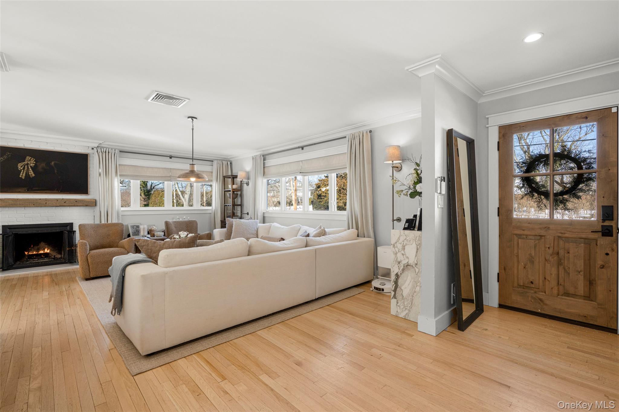 87 Inverness Road New Rochelle, NY 10804 - Photo 3 of 29 Immediately inside the front door, looking at living area