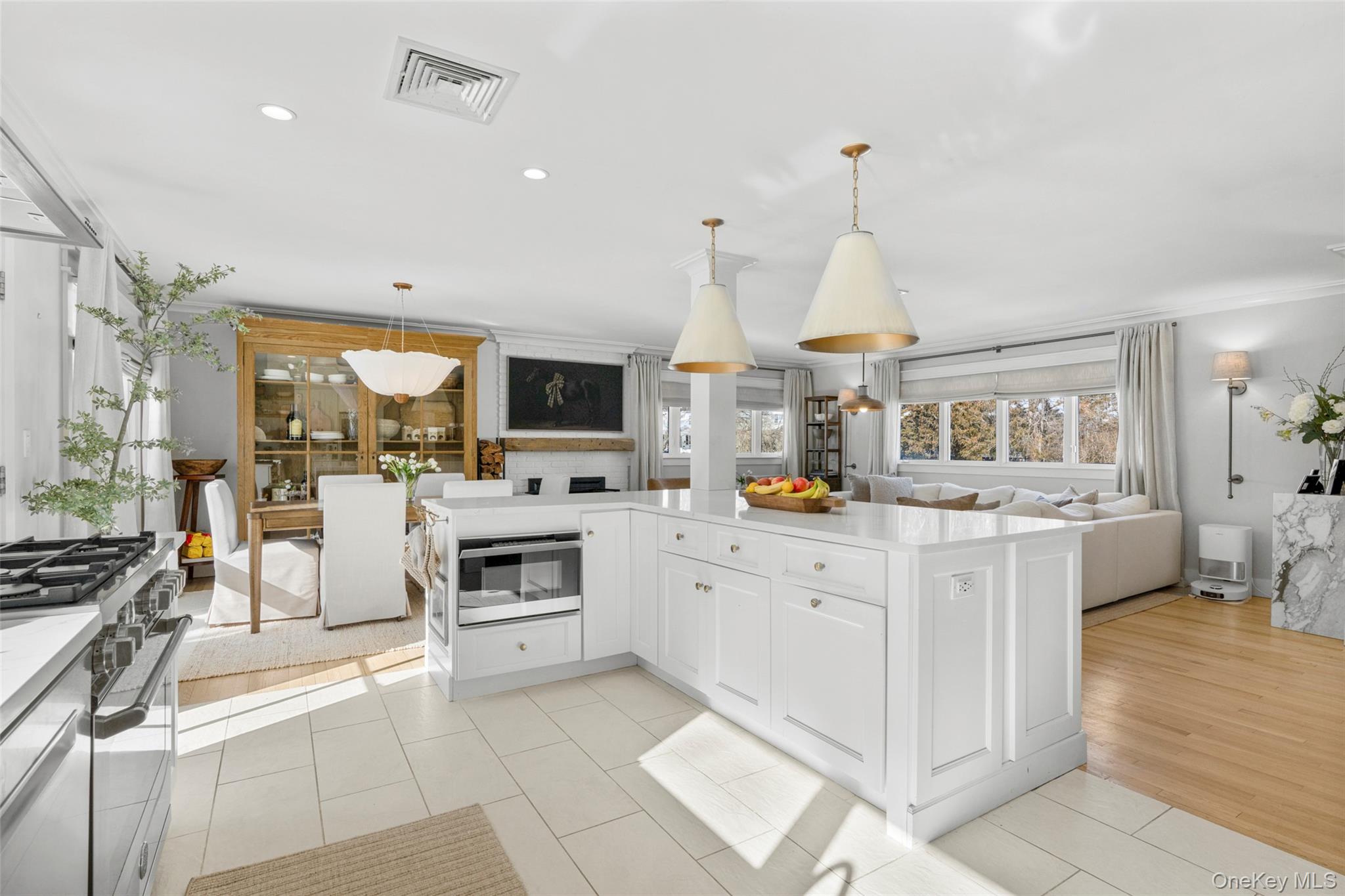 87 Inverness Road New Rochelle, NY 10804 - Photo 10 of 29 Full view of main floor