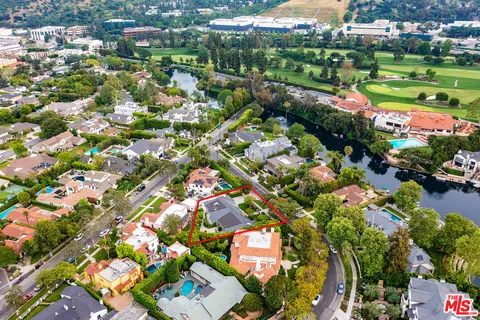 $4,295,000 | 9921 Toluca Lake Avenue, Toluca Lake, CA 91602