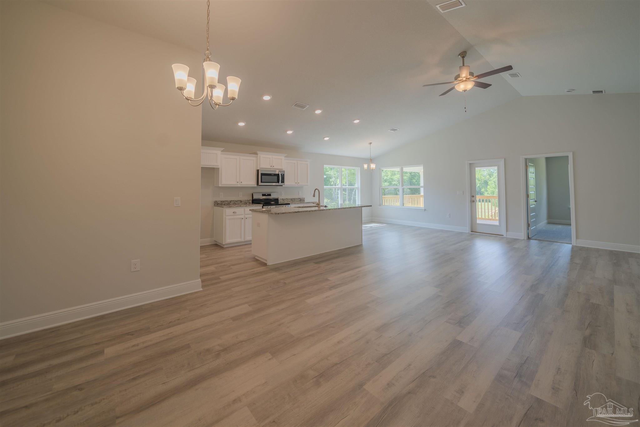 602 Sandpine Drive, Unit 14C Cantonment, FL 32533 - Photo 9 of 19