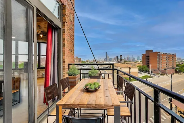 $375,000 | 2310 South Canal Street, Unit 401, Chicago, IL 60616