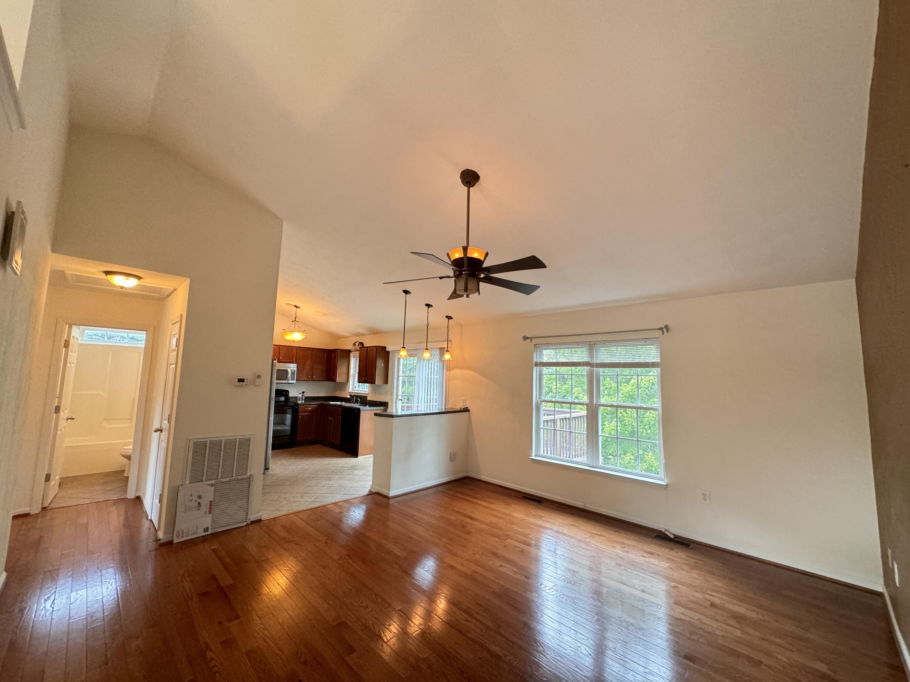 1122 Updike Road Roanoke, VA 24014 - Photo 3 of 20 IMG_8868
