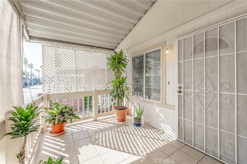 10001 West Frontage Road, Unit 113 South Gate, CA 90280 - Photo 5 of 32 Gallery Image 5