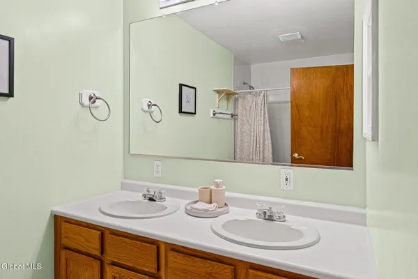 $399,900 | 1002 Fort Hunter Road, Rotterdam, NY 12303