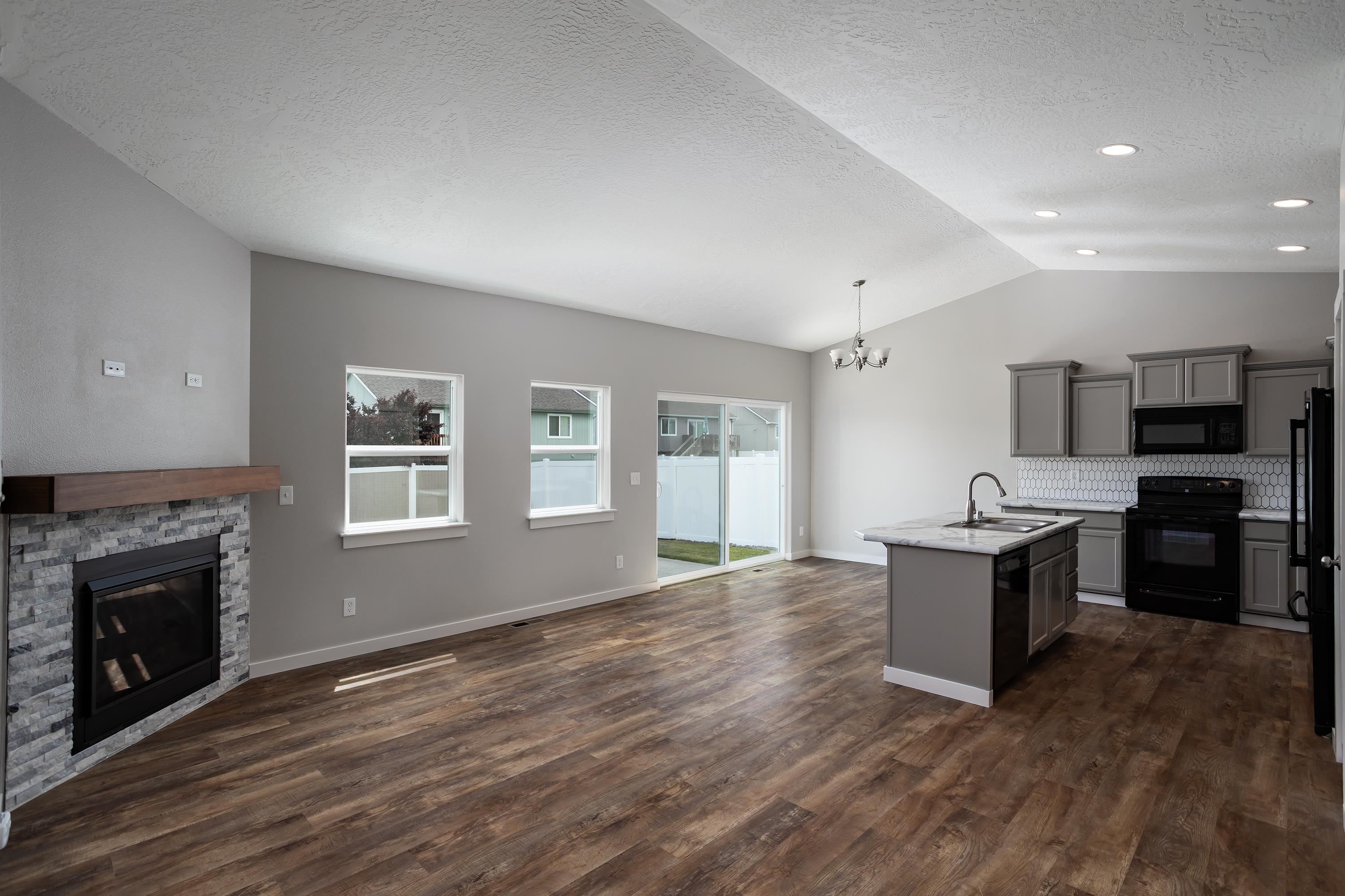 1815 West Jay Avenue Spokane, WA 99208 - Photo 4 of 24