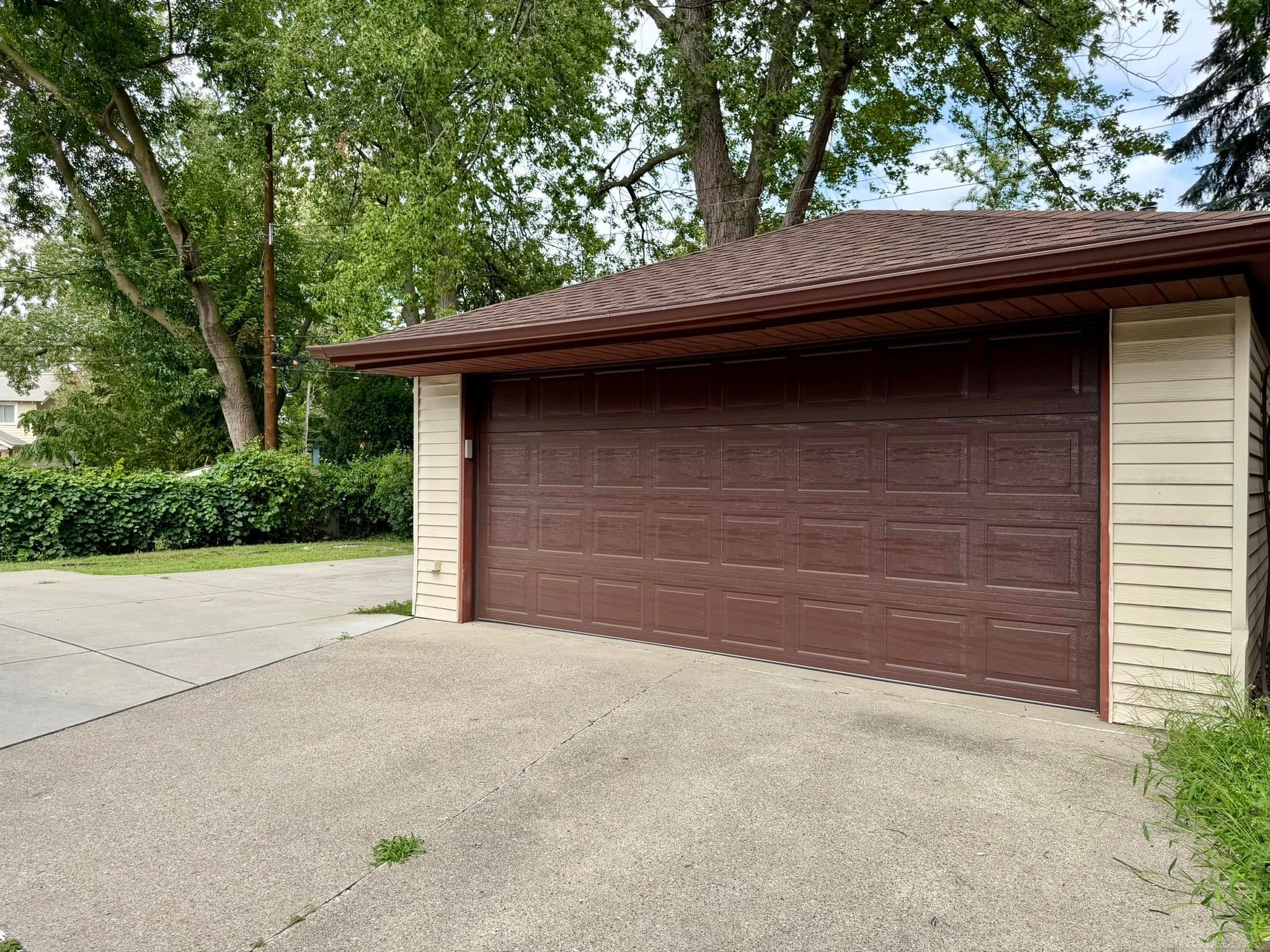 1622 Crooks Road, Unit 1622 Royal Oak, MI 48067 - Photo 4 of 30 Gallery Image 4