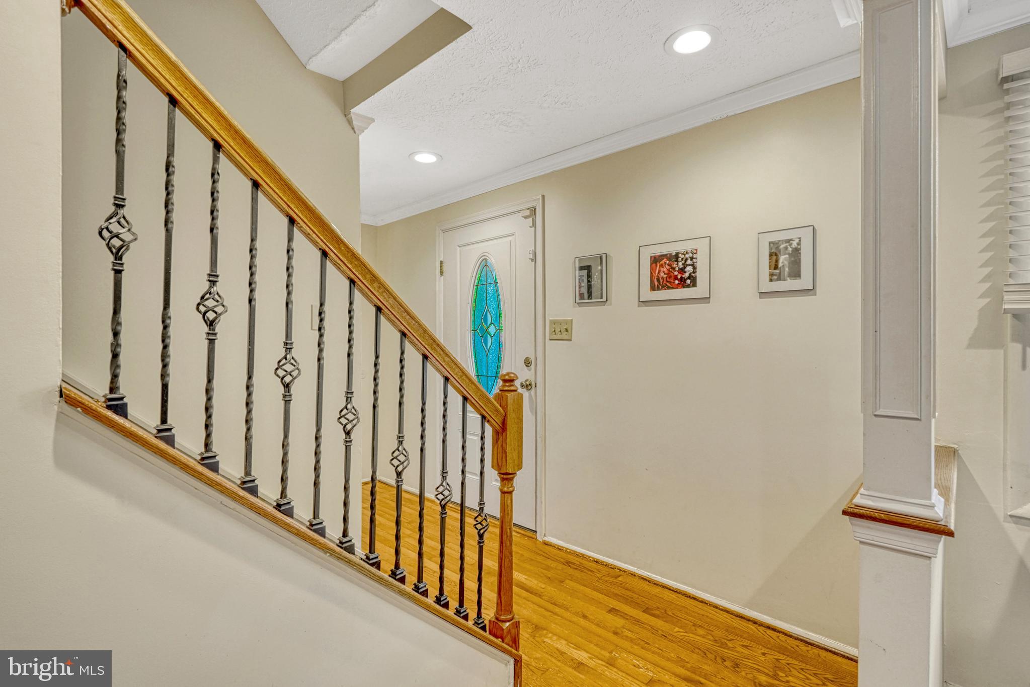 16083 Radburn Street Woodbridge, VA 22191 - Photo 2 of 63 Foyer
