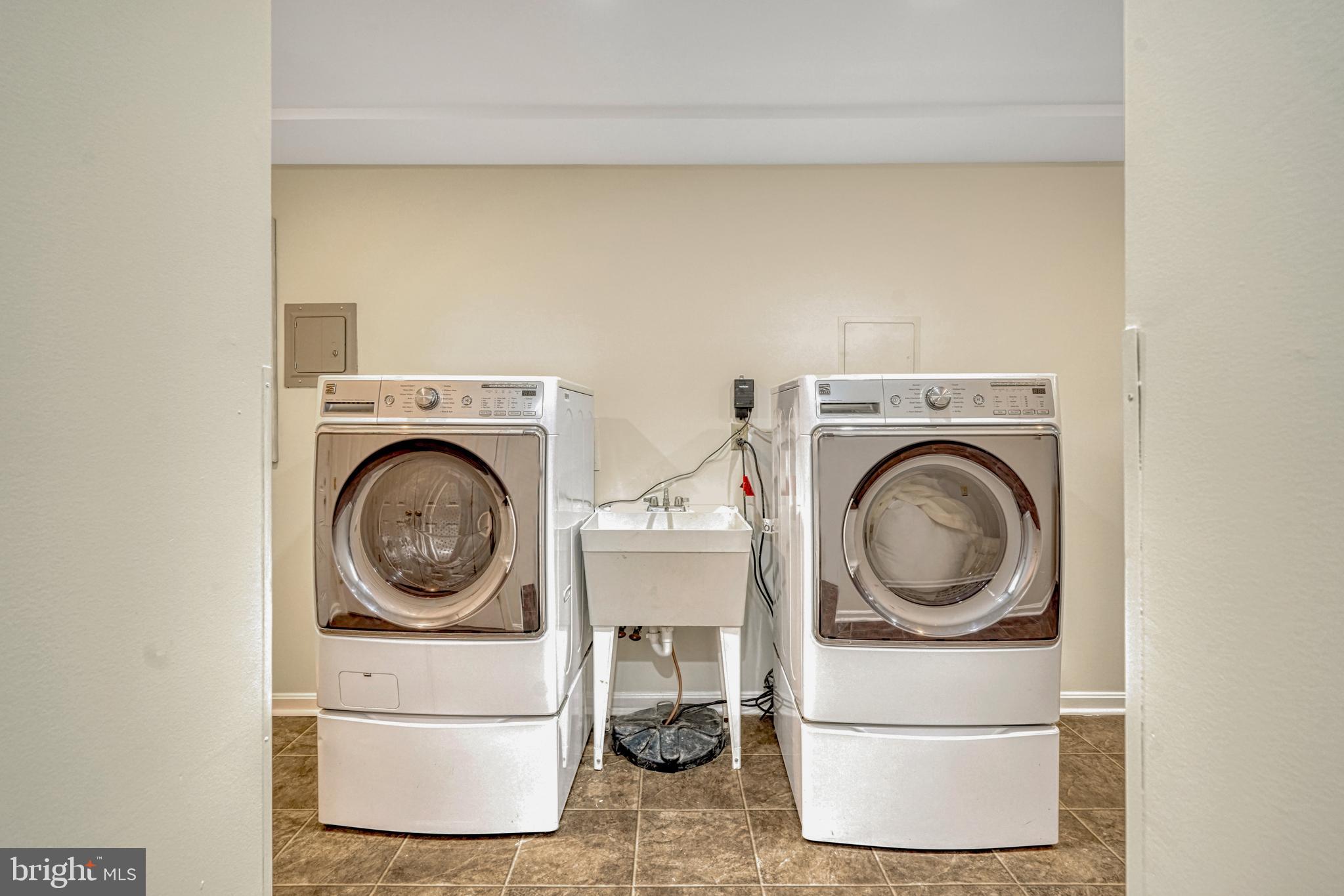 16083 Radburn Street Woodbridge, VA 22191 - Photo 44 of 63 Laundry Room