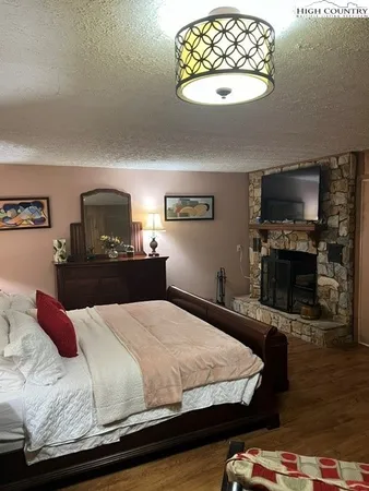 $475,000 | 114 Lady Slipper Loop, Newland, NC 28657