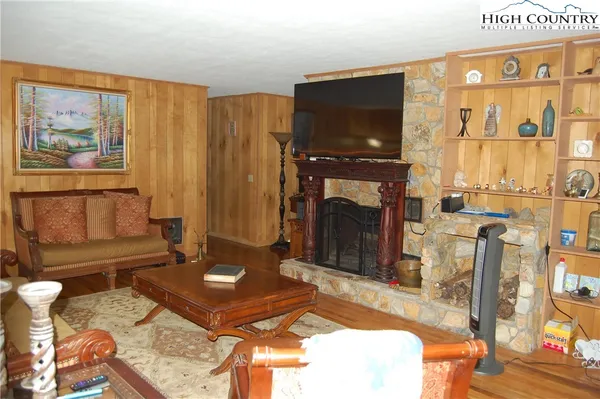 $475,000 | 114 Lady Slipper Loop, Newland, NC 28657