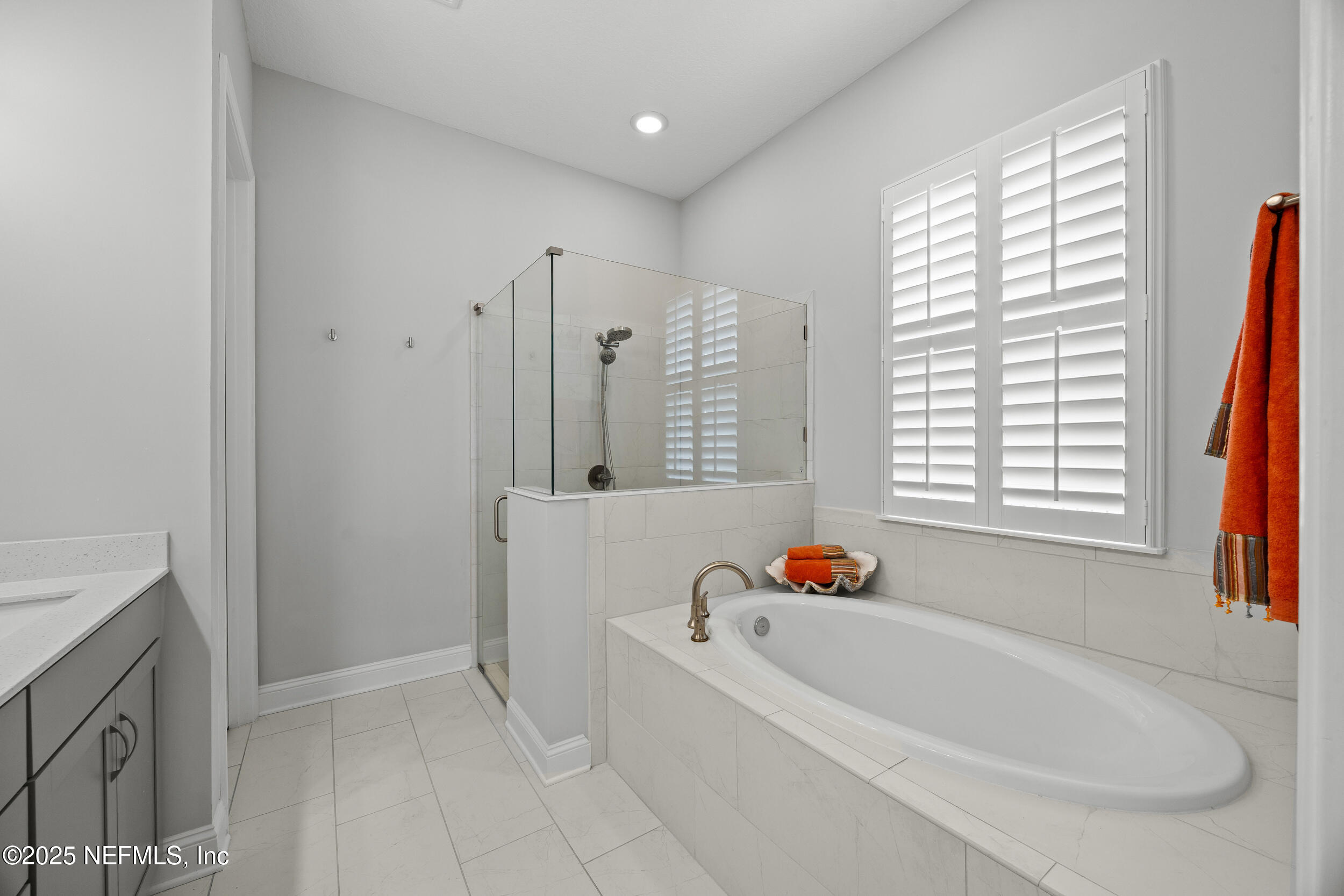 102 Fawn Field Lane St. Augustine, FL 32092 - Photo 20 of 40 Separate Garden Tub