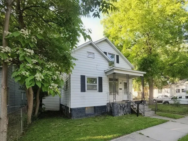 $75,000 | 807 East North Union Street, Bay City, MI 48706