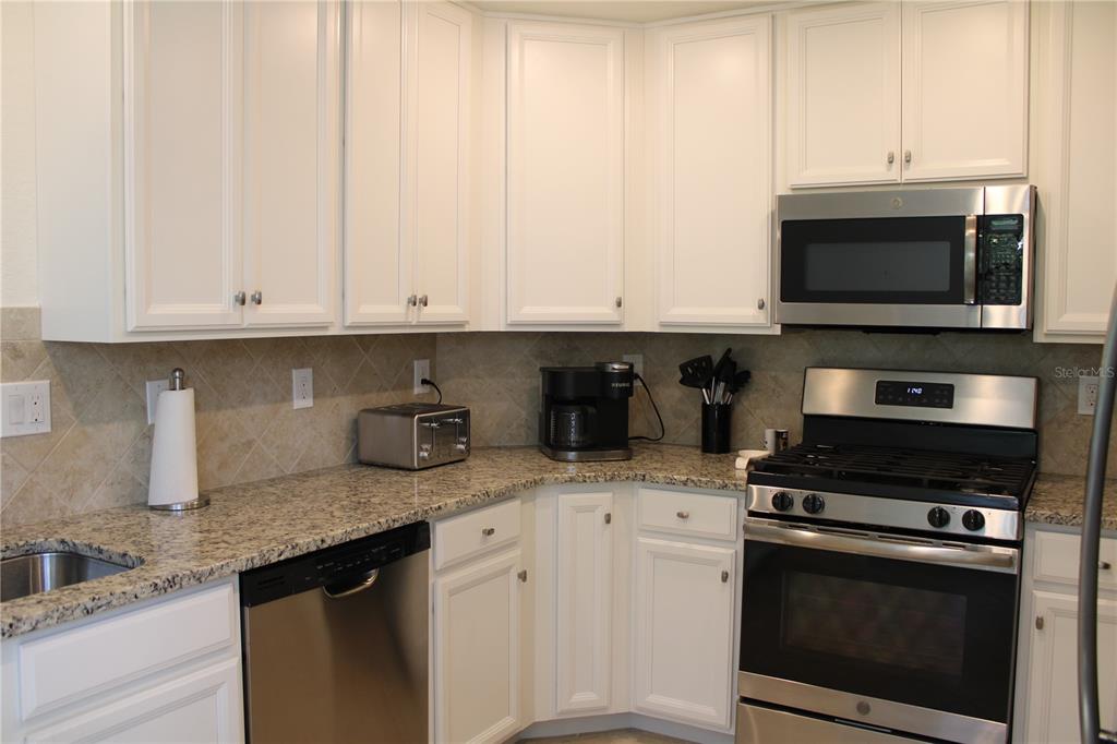 5831 Wake Forest Run, Unit 101 Bradenton, FL 34211 - Photo 2 of 51